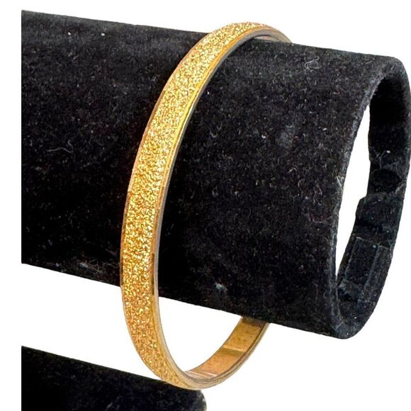 Vintage Textured Sparkle Monet GoldTone Bangle Bracelet Signed Hollywood Regency - Picture 2 of 5
